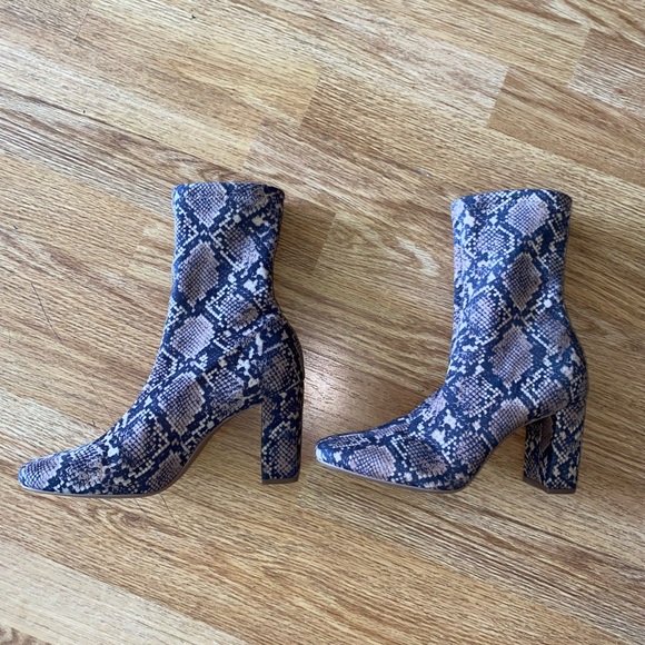 ✨2/$15 H&M 7.5 Snake Print pull-on booties Brown - Picture 5 of 13